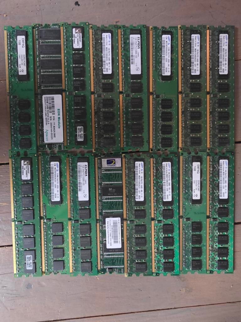 Oude ddr2 ramlatjes van 1 gb, Computers en Software, Ophalen of Verzenden, DDR2