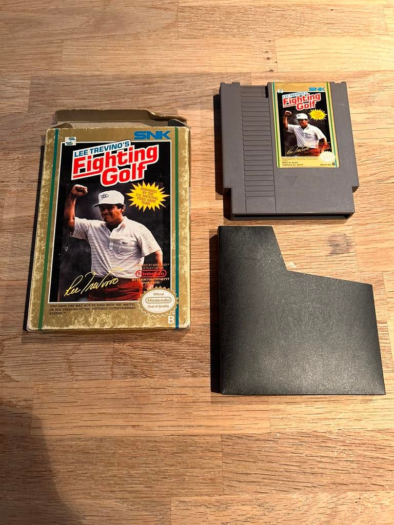 Nintendo NES game - Lee Trevino's Fighting Golf CIB, Consoles de jeu & Jeux vidéo, Jeux | Nintendo NES, Enlèvement ou Envoi, Comme neuf