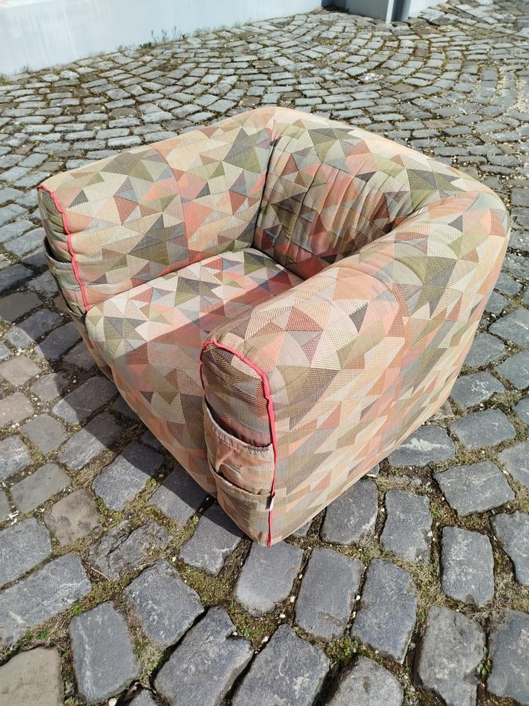 Zetel Pierre Cardin, Ophalen