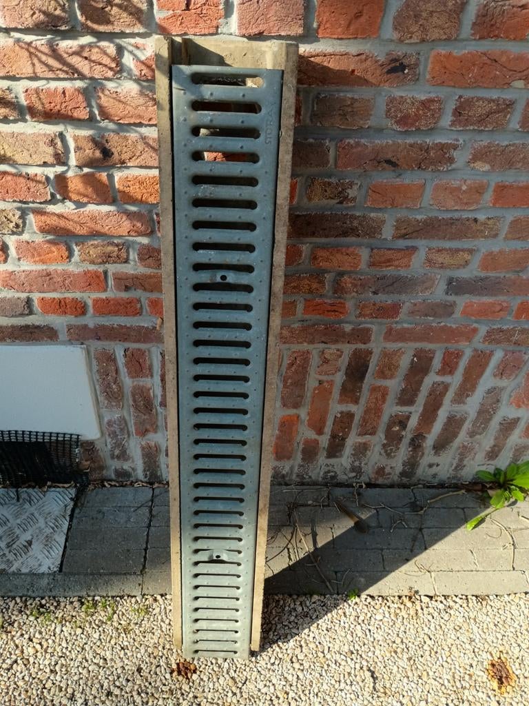 Afvoergoot met rooster ,lengte 1m, Bricolage & Construction, Tuyaux & Évacuations, Enlèvement