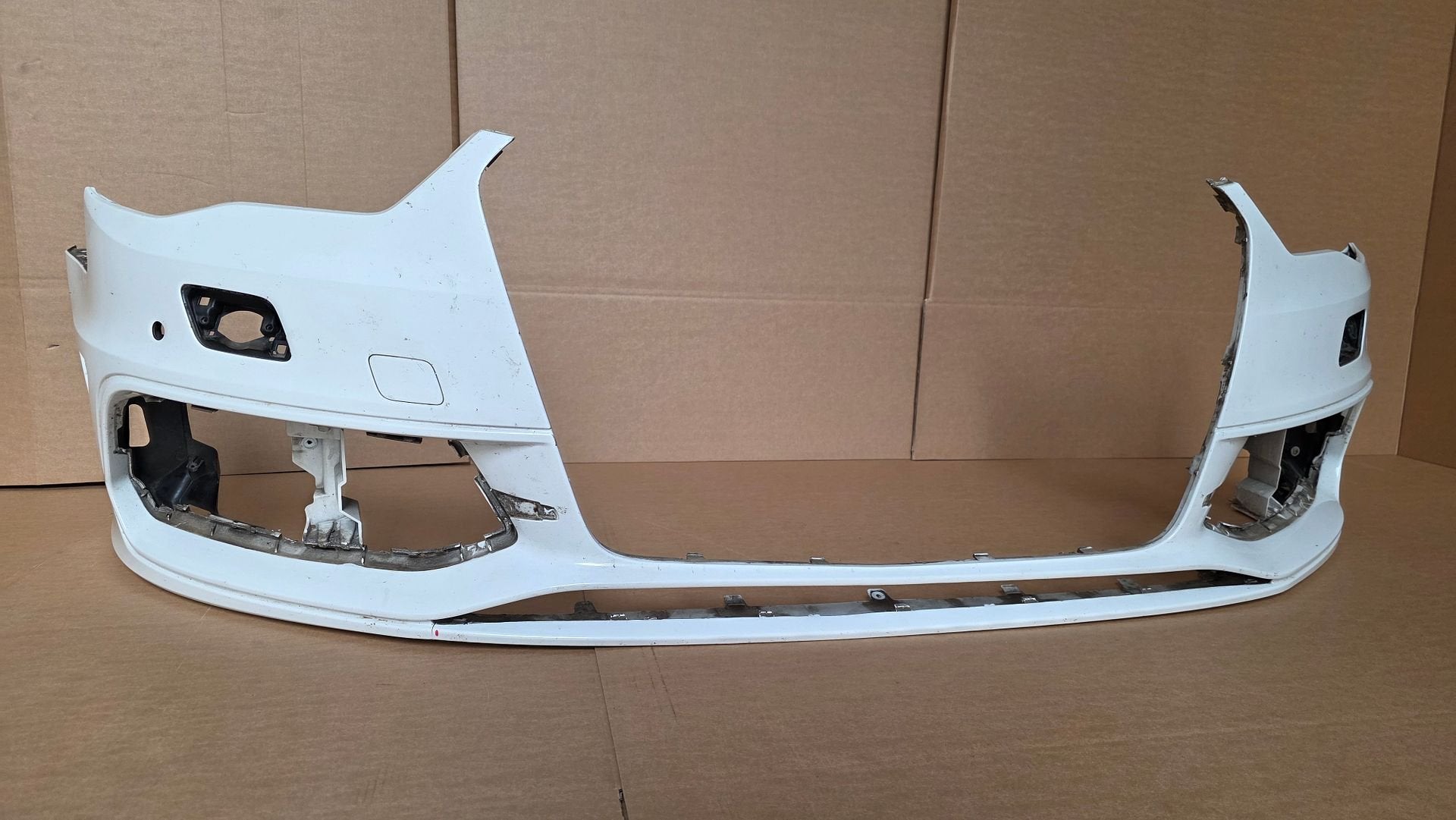 Voorbumper Audi A3 8V S-line S3 E-tron KLS Bumper 8V0807065H, -, Origine de la pièce connue, Utilisé, -
