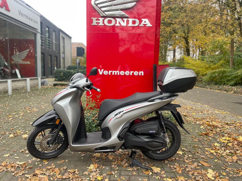 Honda SH350i (bj 2024), Scooter, Bedrijf, 350 cc