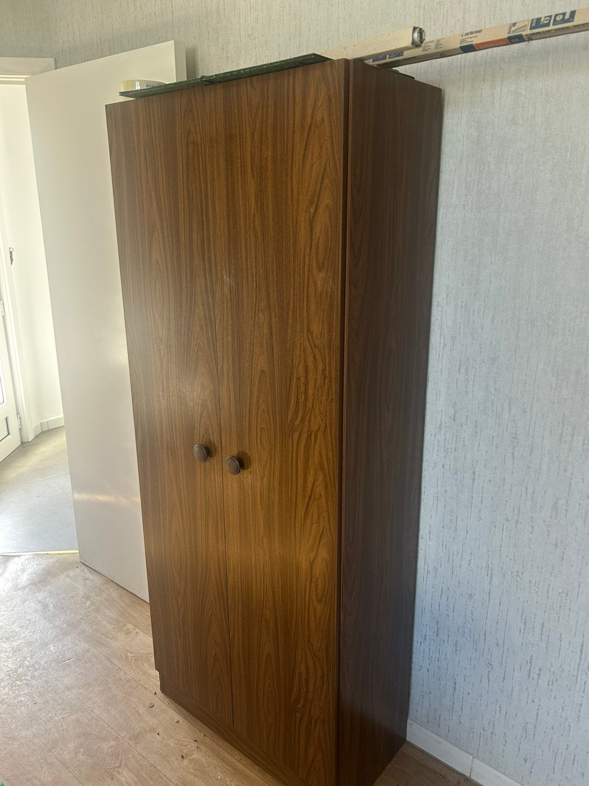 Armoire brune à vendre, Maison & Meubles, Enlèvement ou Envoi, Comme neuf
