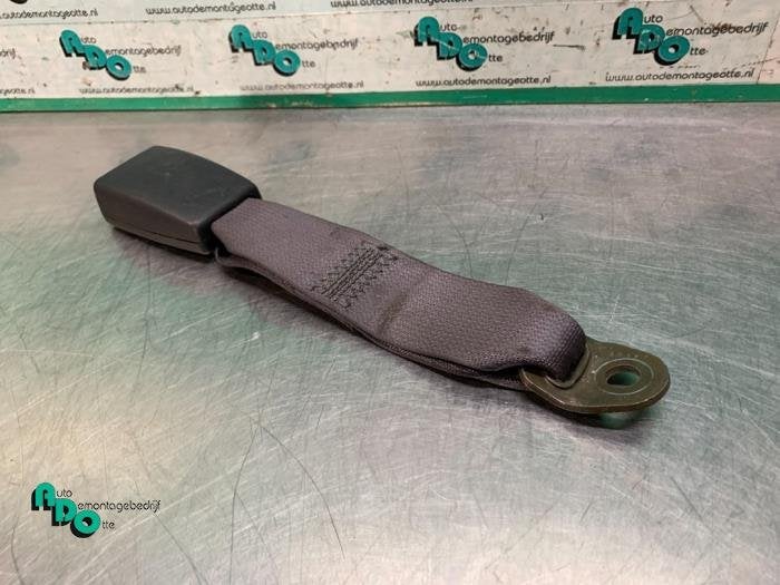 Insertion ceinture de sécurité arrière gauche d'un Suzuki, -, 3 mois de garantie, Utilisé, -