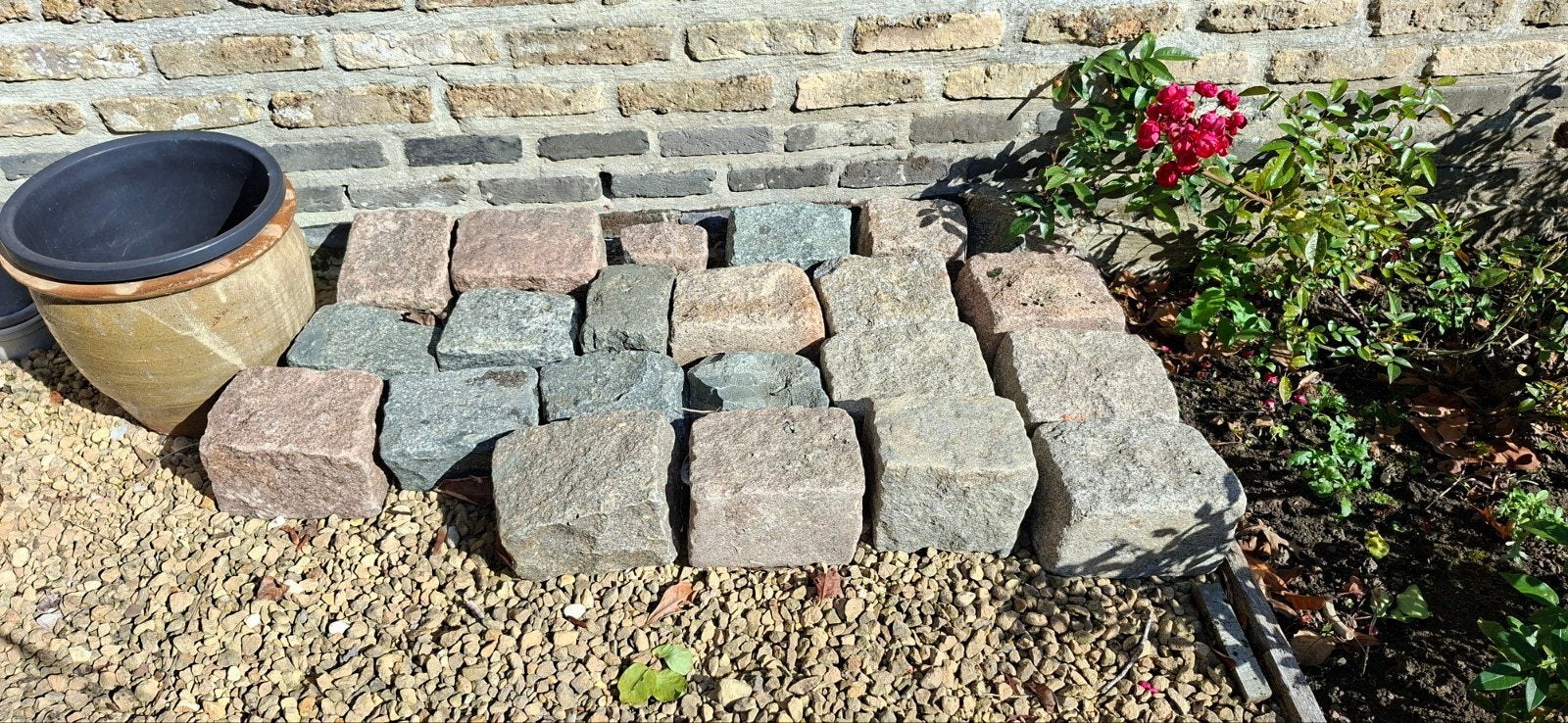 partij grote kasseien in verschillende kleuren, Ophalen, Klinkers, Zo goed als nieuw, Natuursteen