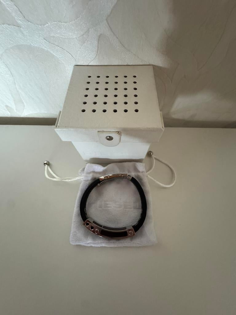 Uitverkoop - Armband van DIESEL, Ophalen, Nieuw, Zwart, Staal