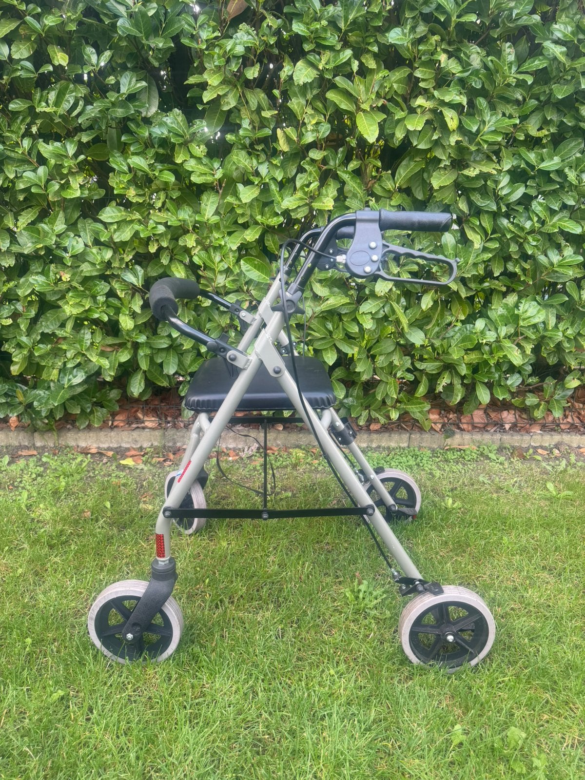 Plooibaar lichtgewicht rollator vermiren inklapbaar, Diversen, Ophalen of Verzenden, Lichtgewicht, Zo goed als nieuw