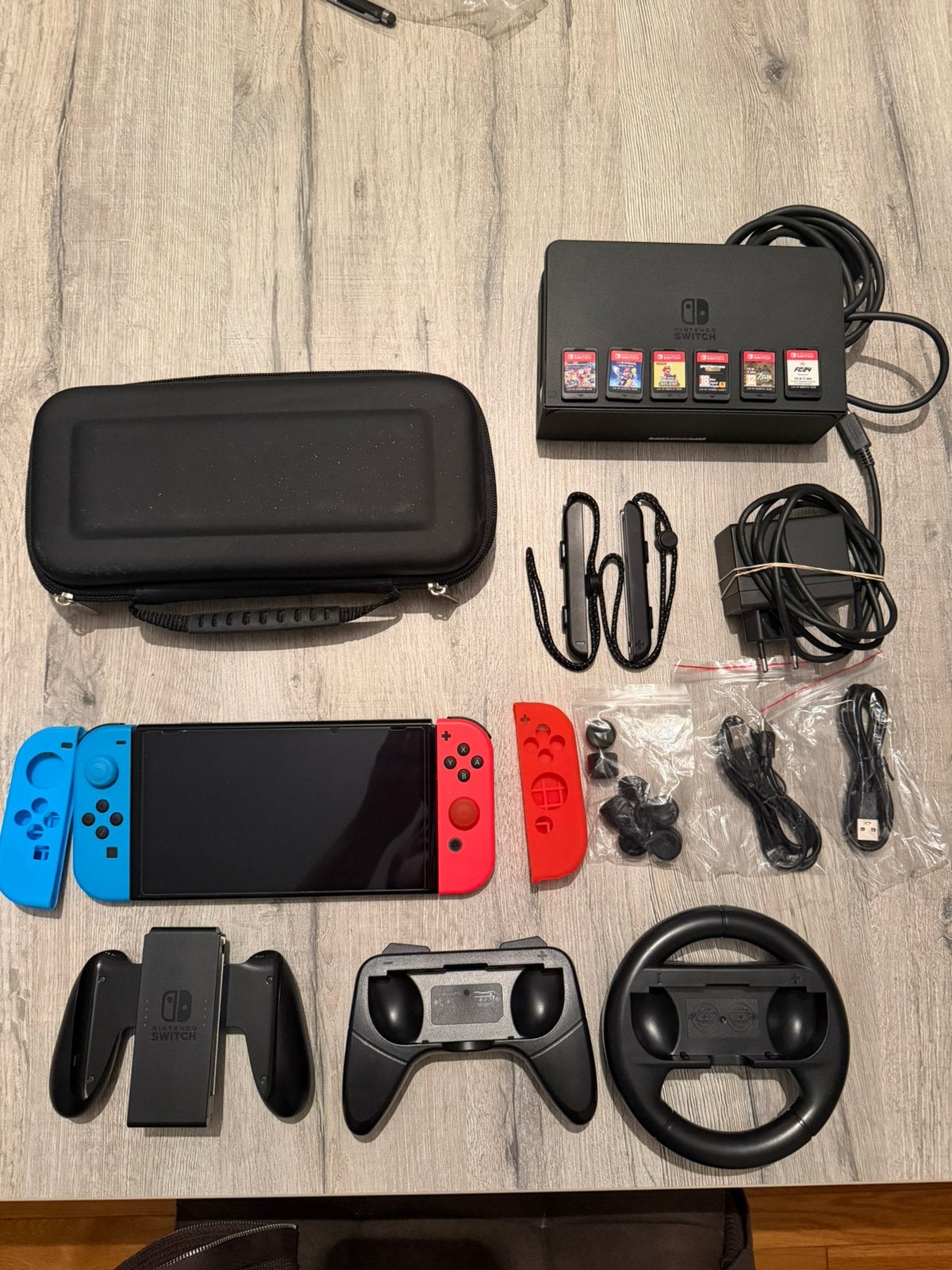 Nintendo switch nieuwstaat, 6 spellen en extra accessoires, Ophalen, Zo goed als nieuw, Switch OLED, Met games
