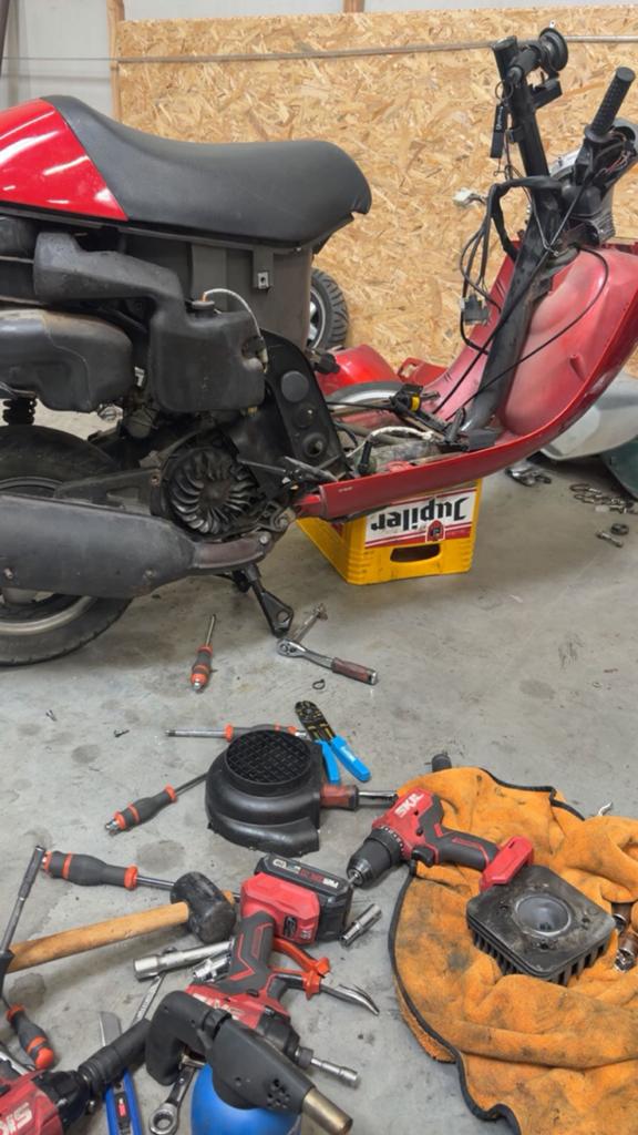 Piaggio skr 125cc blok PLUG AND PLAY!, Vélos & Vélomoteurs, Scooters | Piaggio, Utilisé, Autres modèles, Deux-temps, Enlèvement