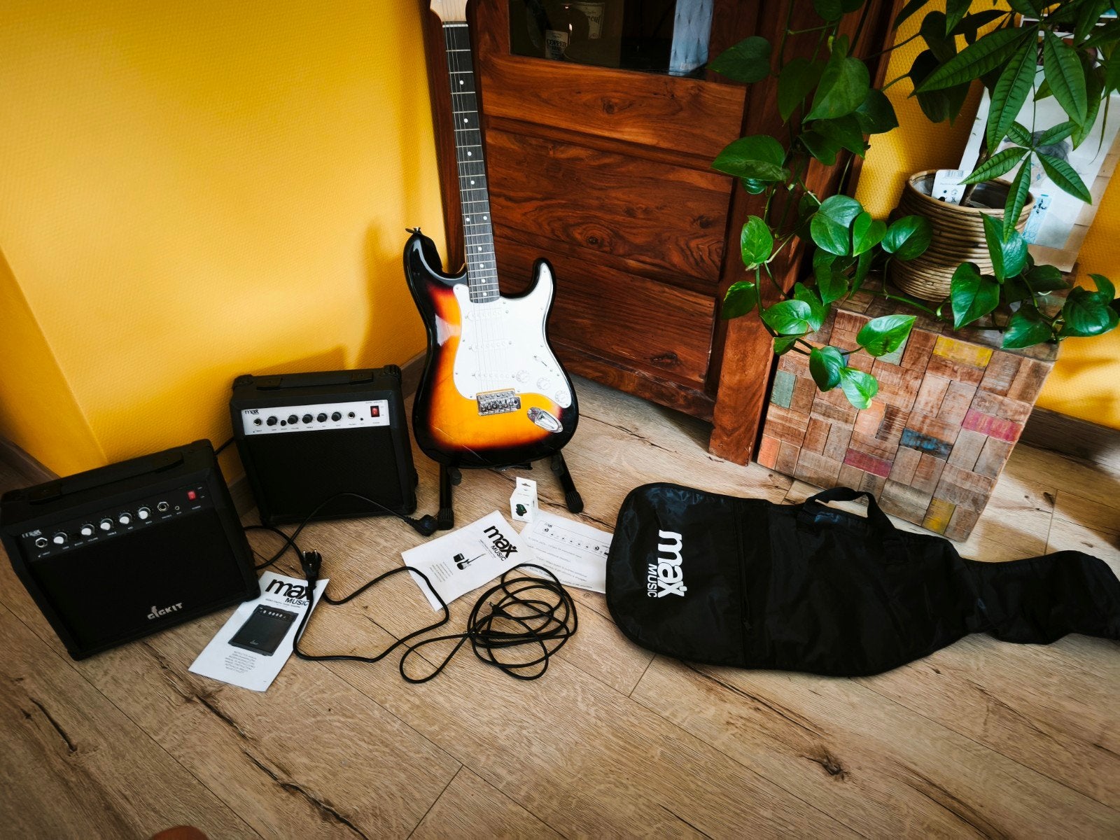 Sets de guitare électrique de base pour débutants, Musique & Instruments, Instruments à corde | Guitares | Électriques, Enlèvement