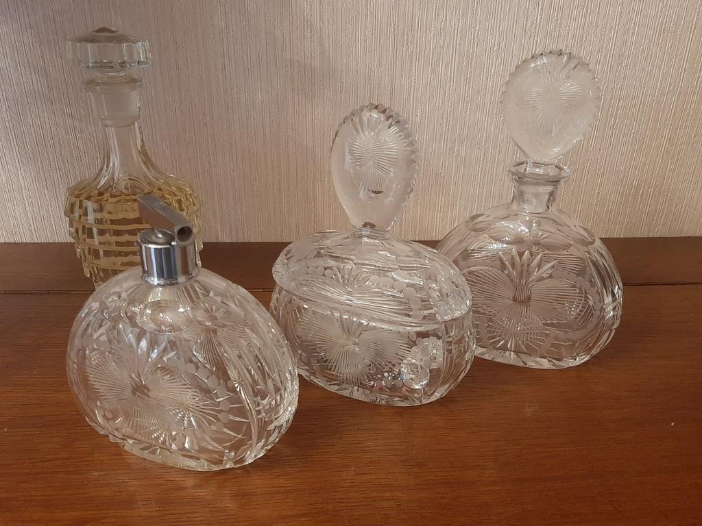 VINTAGE: Vintage kristallen parfumflesjes – set van 4, Ophalen