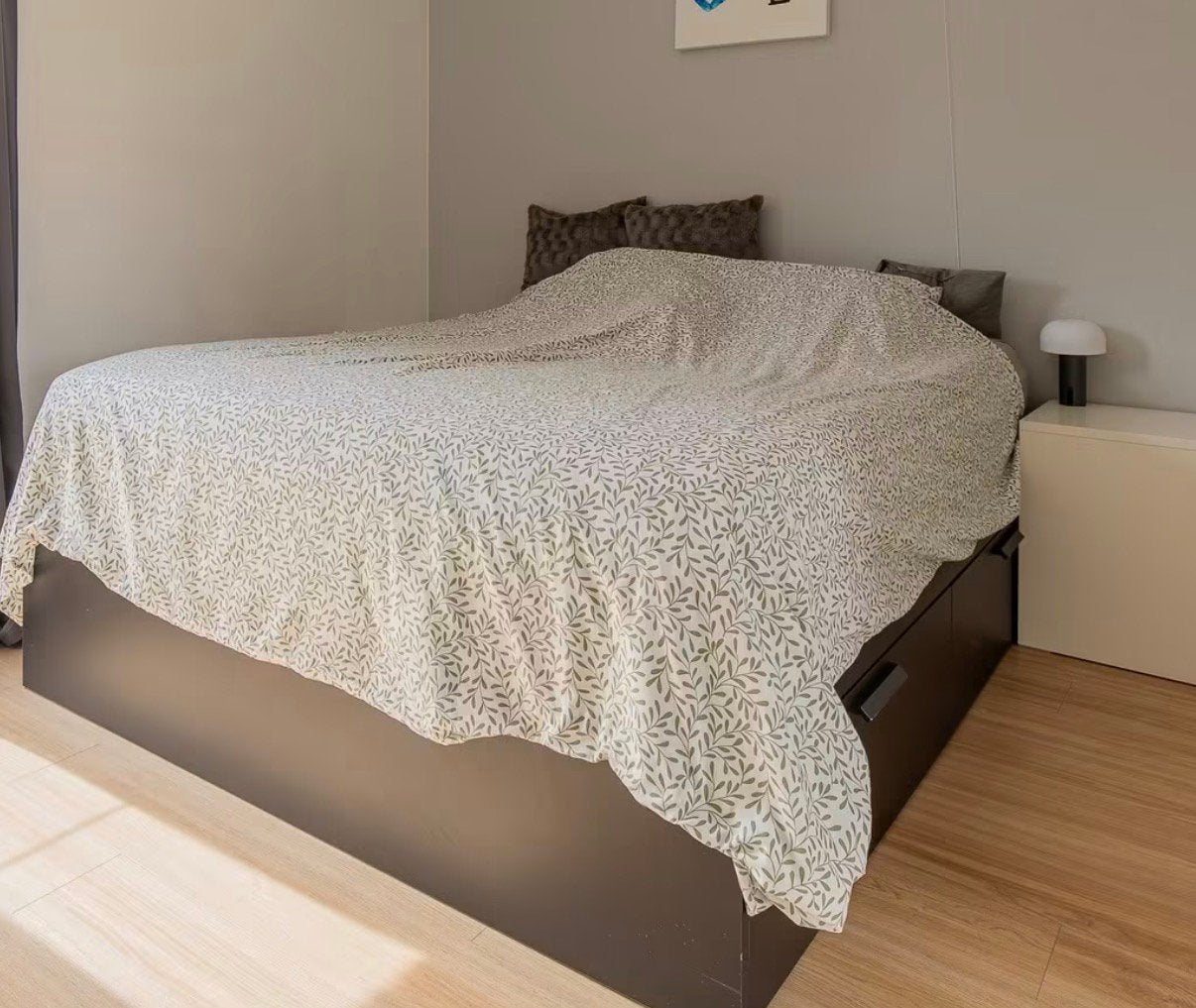 Ikea bedframe met 4 opberglades, Ophalen, Zo goed als nieuw, Zwart