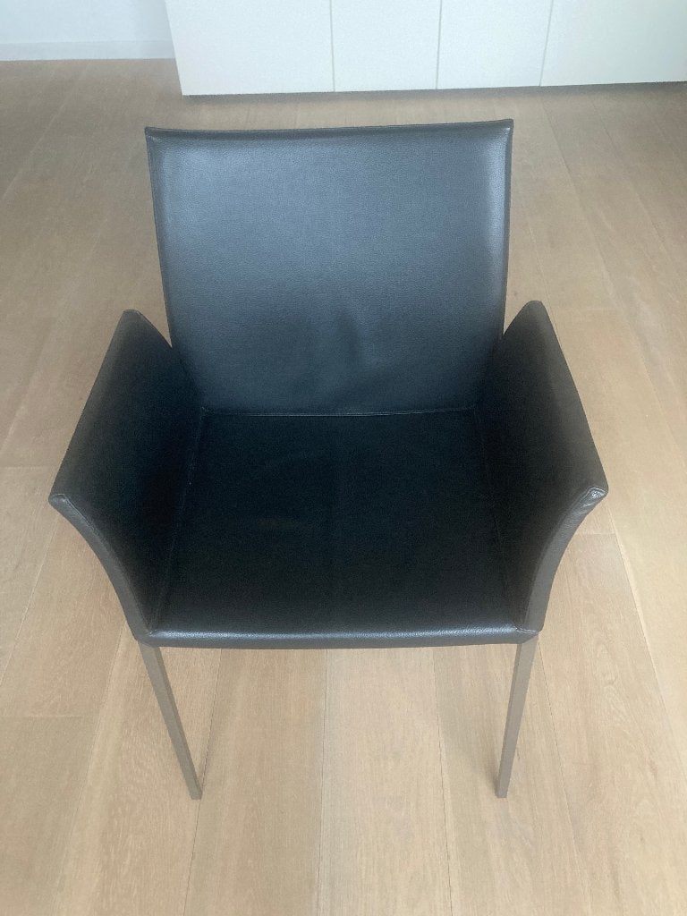 2x Zanotta Lia Design Armstoel zwart leer - als nieuw, Modern design, Comme neuf, Deux, Enlèvement