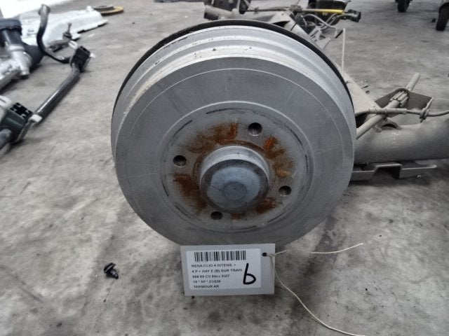 TAMBOUR DE FREIN ARRIÈRE Renault Clio IV (5R), Autos : Pièces & Accessoires, Utilisé, Renault