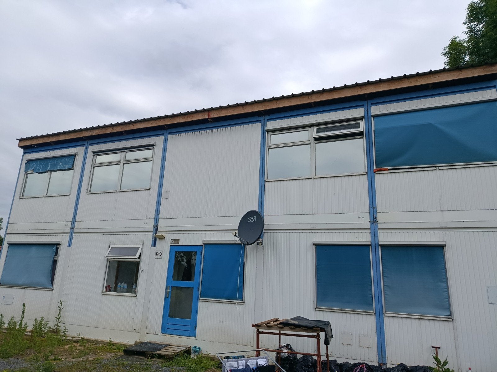 Woon container 15 meter op 6 meter kleur wit blauwe, Bedrijf