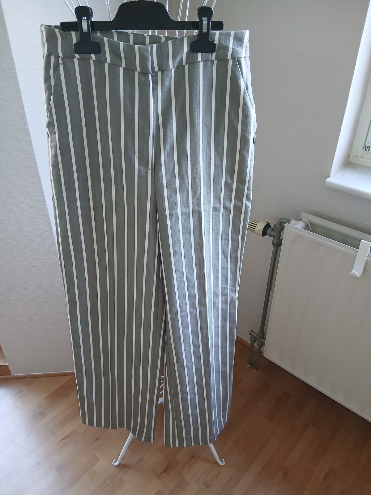 35/36 nieuwe broek, Overige kleuren, Ophalen of Verzenden, Zo goed als nieuw, Sora by Jbc