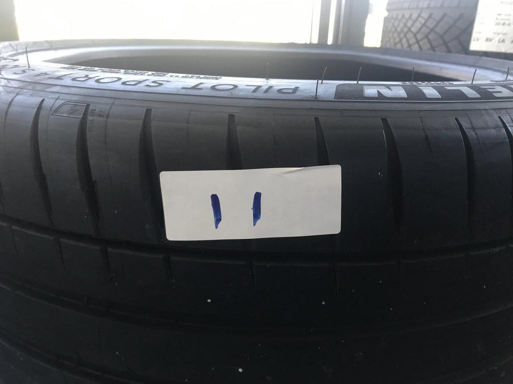 2 stuks Porsche Michelin Pilot Sport 235-40-19 Zomerbanden, Auto-onderdelen, Banden en Velgen, Gebruikt, -, -, 235 mm