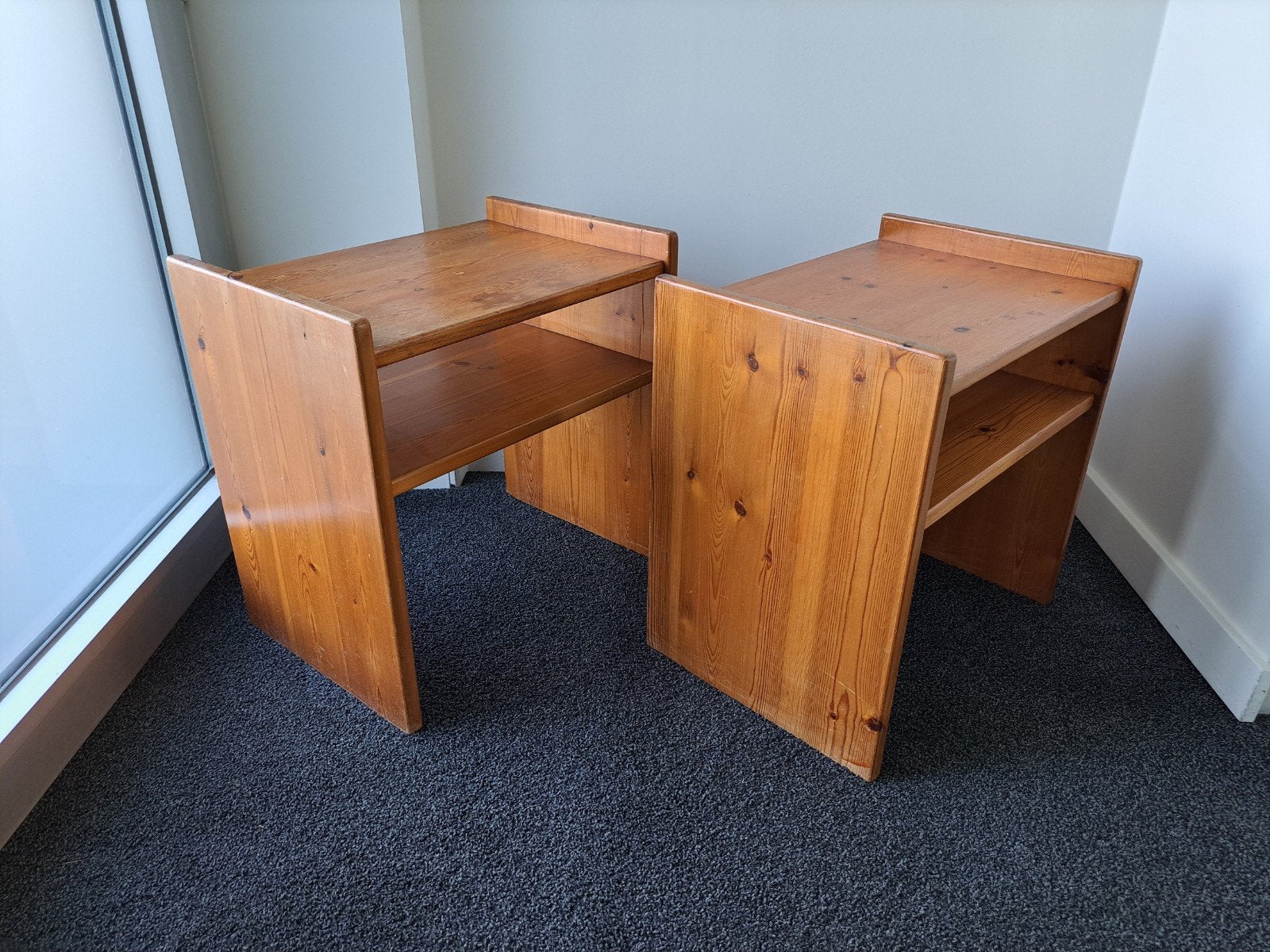 2 x vintage massief grenen bijzettafel/nachtkastje, Enlèvement