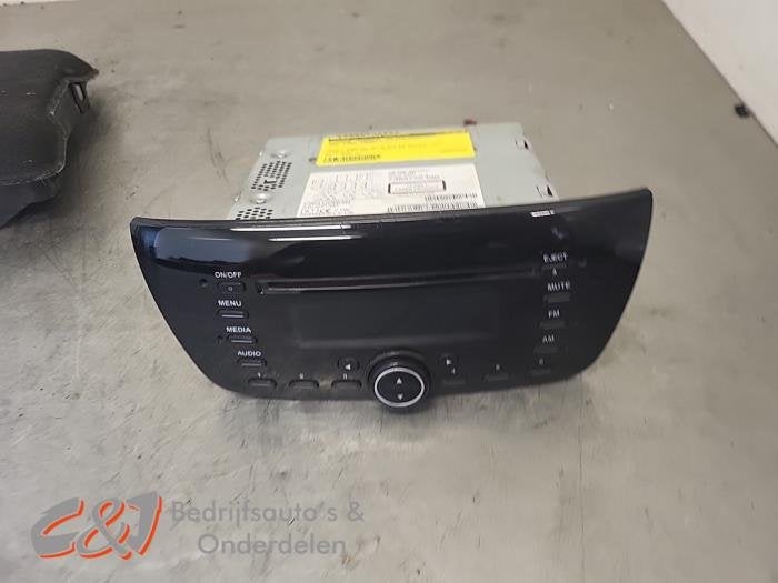 Radio d'un Opel Combo, -, Opel, 3 mois de garantie, Utilisé