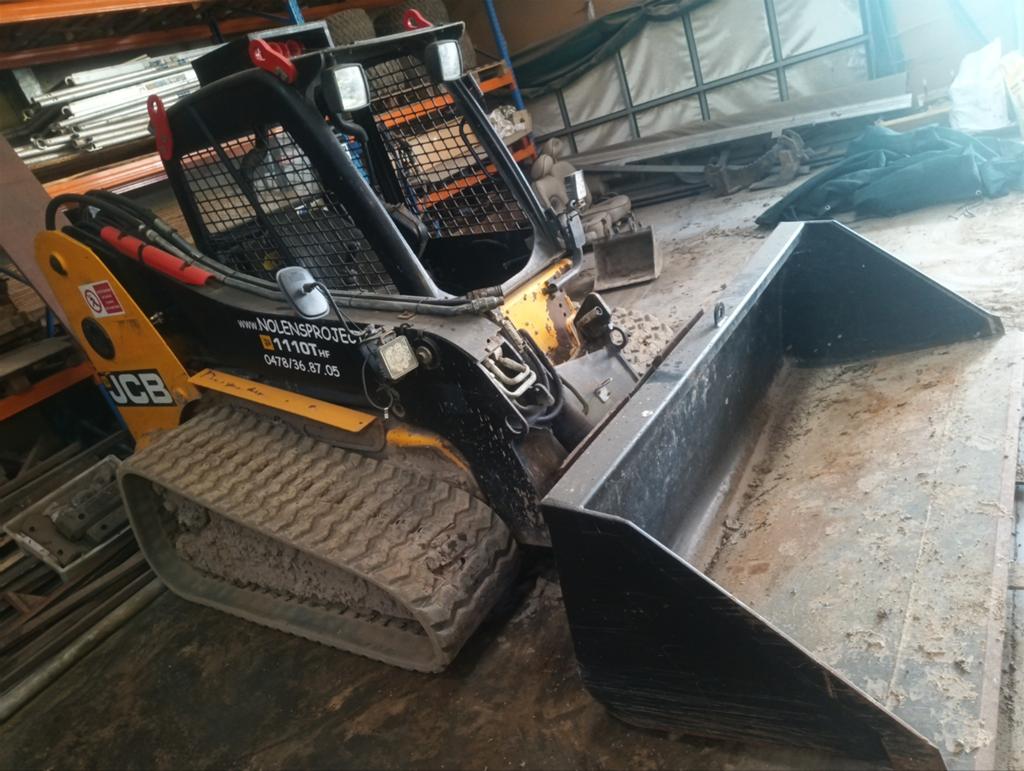 JCB 1110T hf, Articles professionnels, Machines & Construction | Grues & Excavatrices, Enlèvement
