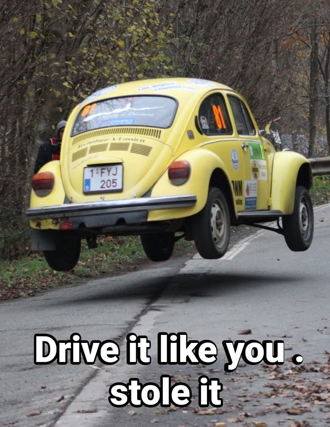 Voiture de rallye recherchée en urgence | rallye