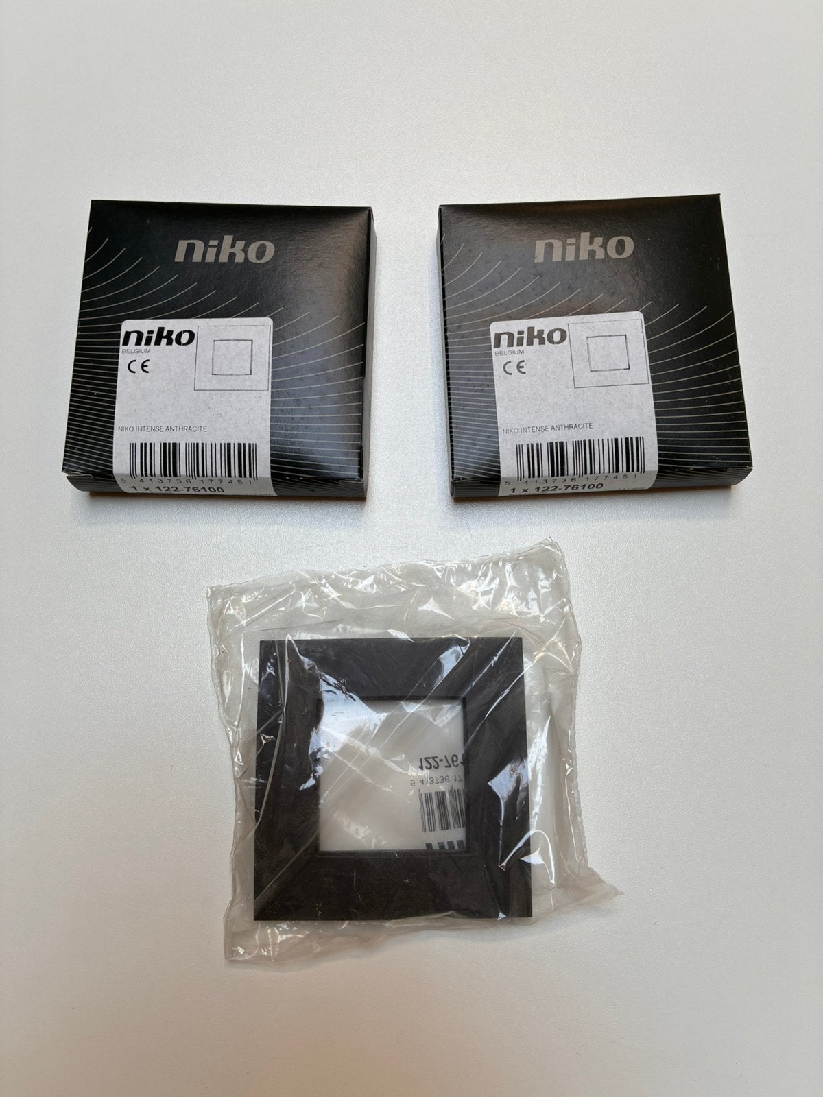 Niko afdekplaatjes intense anthracite, Doe-het-zelf en Bouw, Ophalen, Zo goed als nieuw