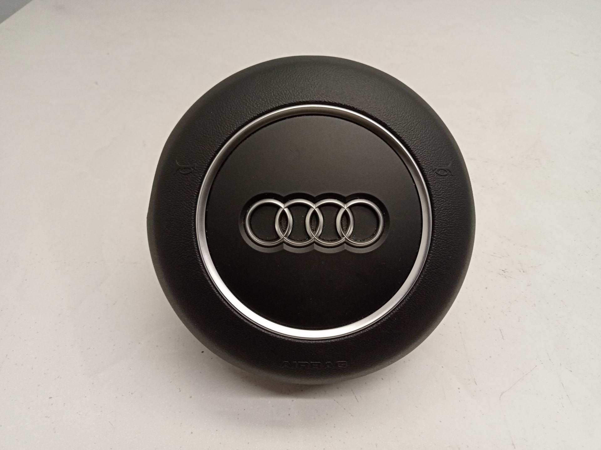 Airbag d'origine Audi A3 8V 2012-2016 avec connecteur, AUDI AG, Auto-Union-Strasse 1
85045  Ingolstadt, DE, Audi, Utilisé