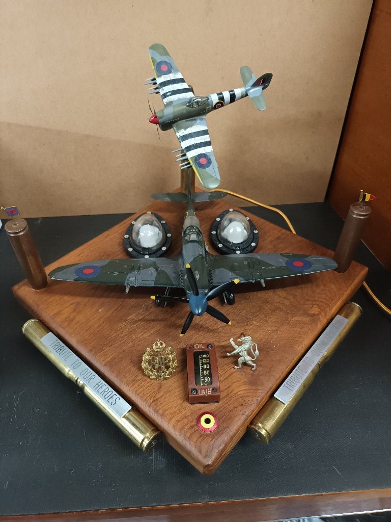 luchtmacht tribute to our heroes spitfire hawker typhoon BAF, Ophalen, Zo goed als nieuw, Schaalmodel