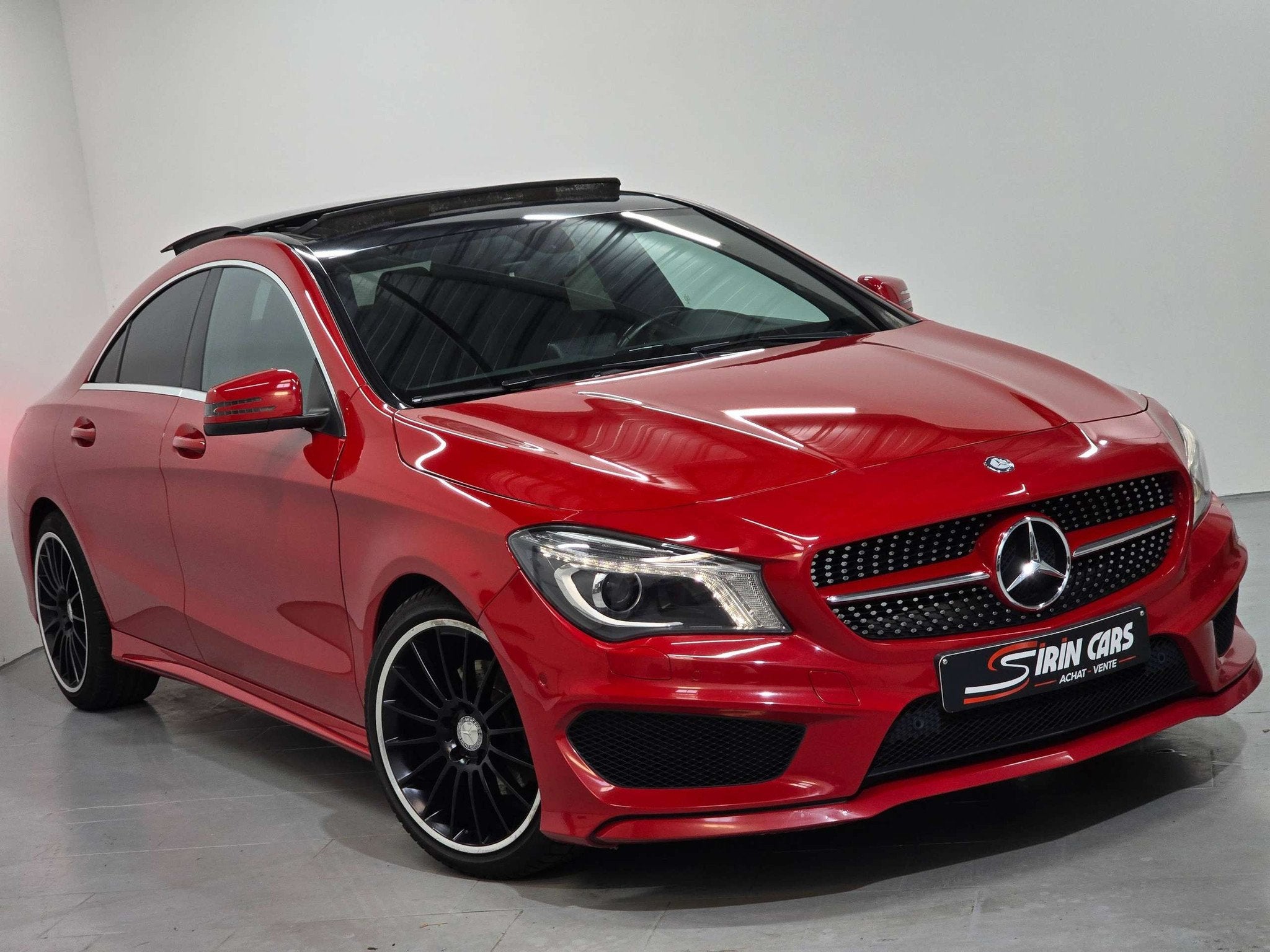 Mercedes-Benz CLA-Klasse 180 // RESERVEE // (bj 2014), Auto's, 90 kW, 122 pk, Gebruikt, 4 cilinders