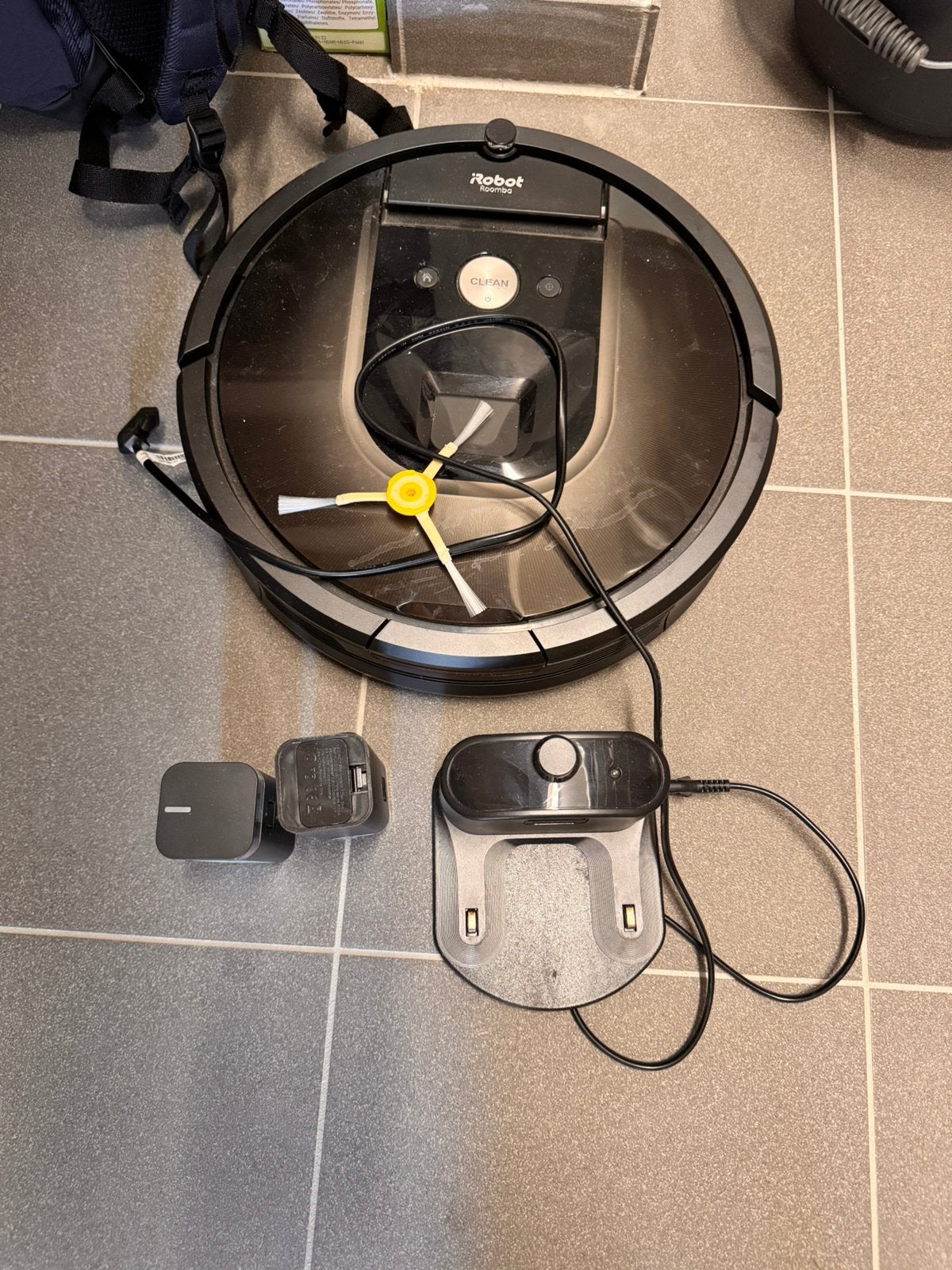 Roomba, Enlèvement, Comme neuf
