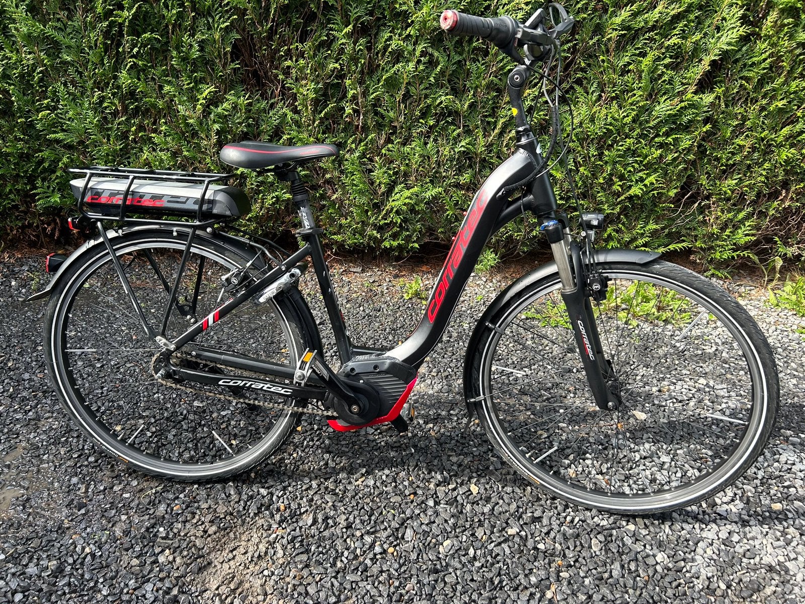 E bike Bosch middenmotor, Fietsen en Brommers, Ophalen, Zo goed als nieuw, Batavus
