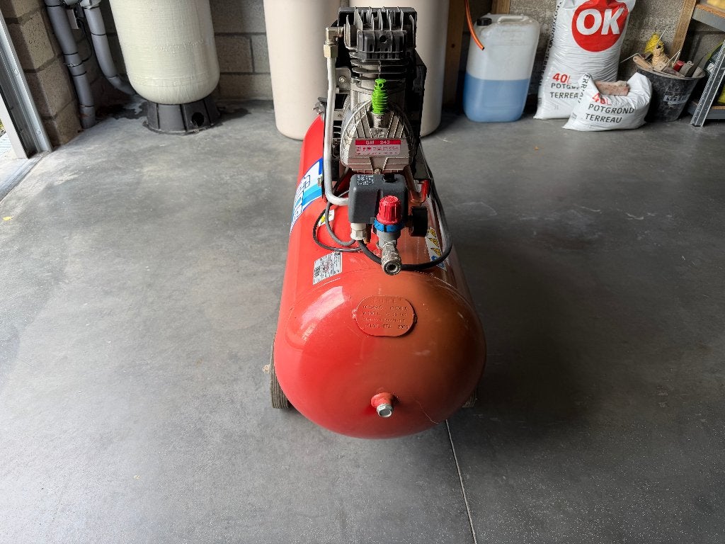Compresseur d'air, Enlèvement, 25 à 100 litres, 200 à 400 litres/min, Utilisé