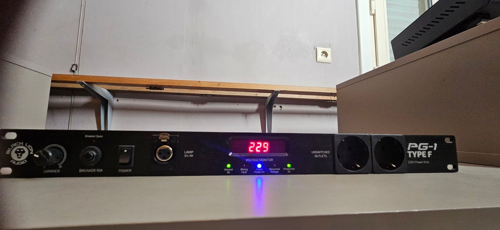 Voltage monitor Black Lion Audio PG-1 type F, Audio, Tv en Foto, Professionele apparaten, Ophalen of Verzenden, Audio