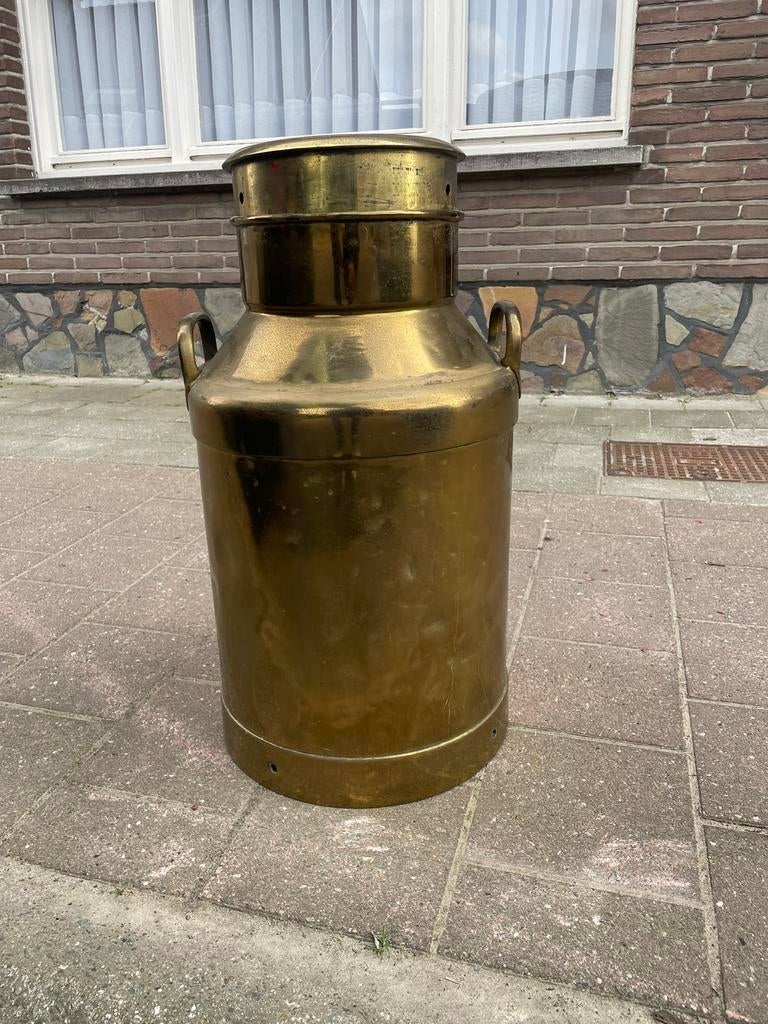 Antieke melk kan koper, Ophalen, Koper
