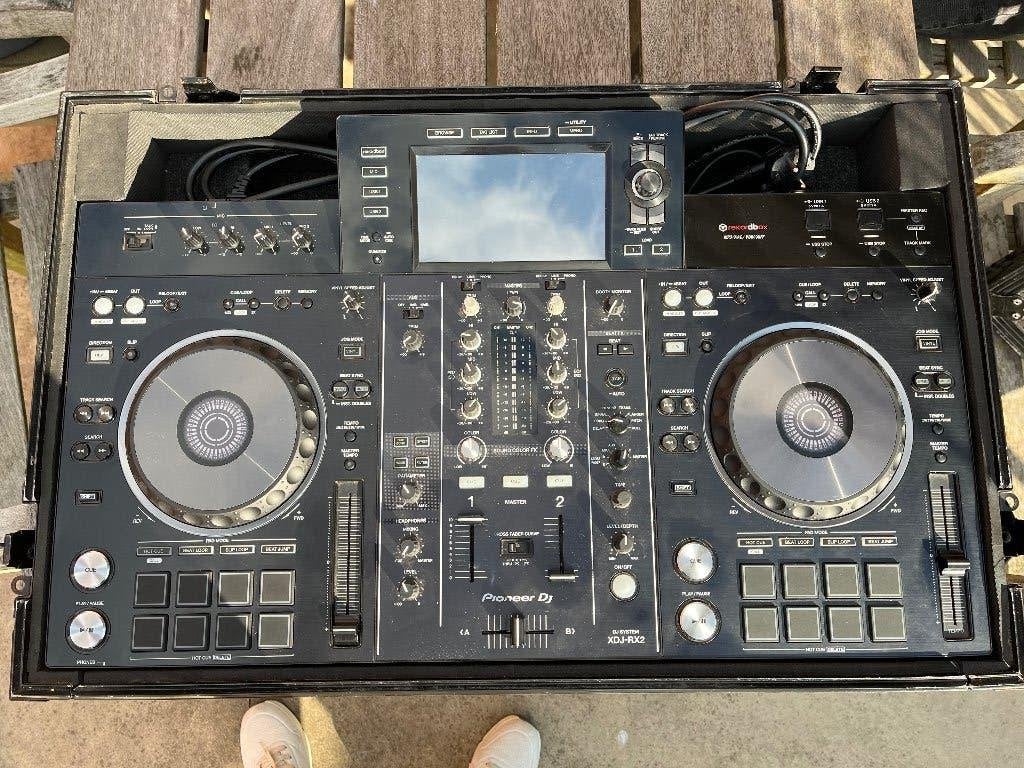 Pioneer XDJ-RX2 met flightcase, Muziek en Instrumenten, Dj-sets en Draaitafels, Gebruikt, Draaitafel, Pioneer, Ophalen