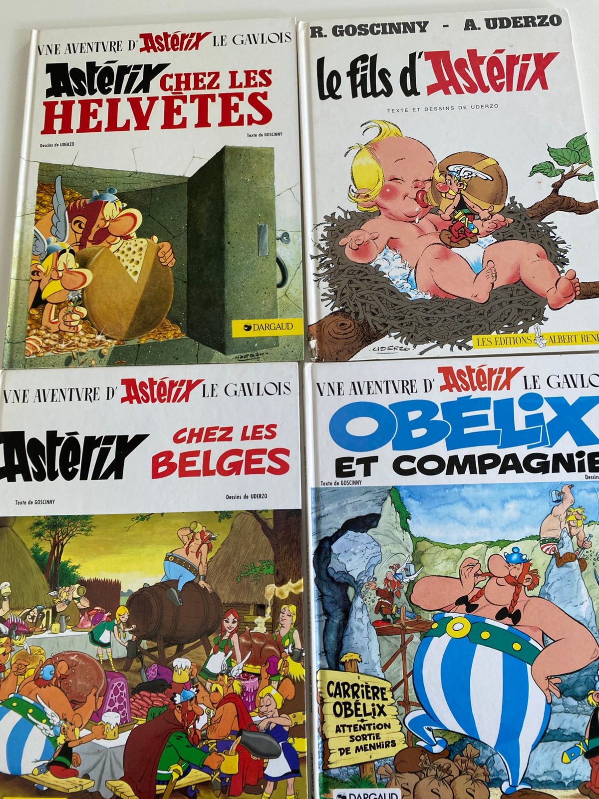 4 Asterix strips- hardcover ( 1970 tot 1983), Boeken, Ophalen of Verzenden, Zo goed als nieuw