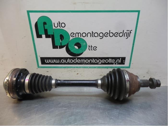 Arbre de transmission avant gauche d'un Volkswagen Golf (Gol, Volkswagen, -, 3 mois de garantie, Utilisé