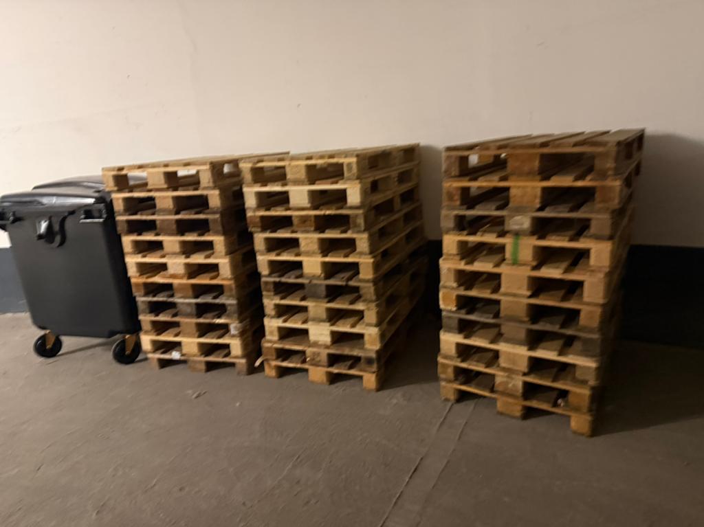 Palette euro a vendre, Bricolage & Construction, Bois & Planches, Utilisé, Palette, Enlèvement
