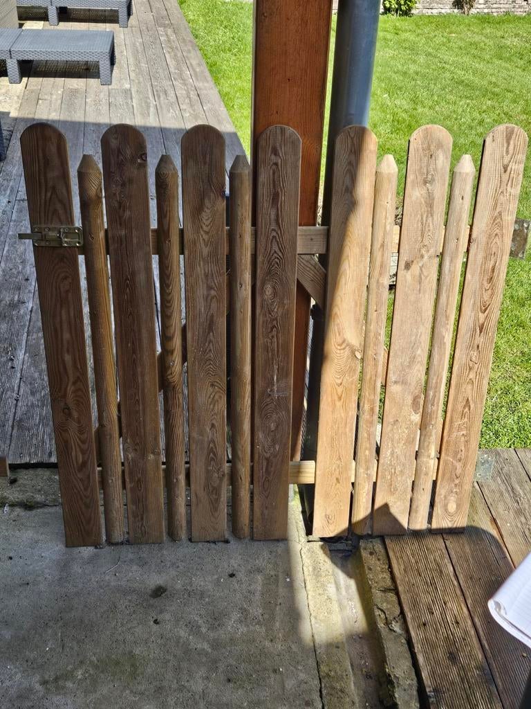 Portillon ou barrière  + Cloture en bois, Enlèvement, Utilisé, Bois, 1 à 2 mètres
