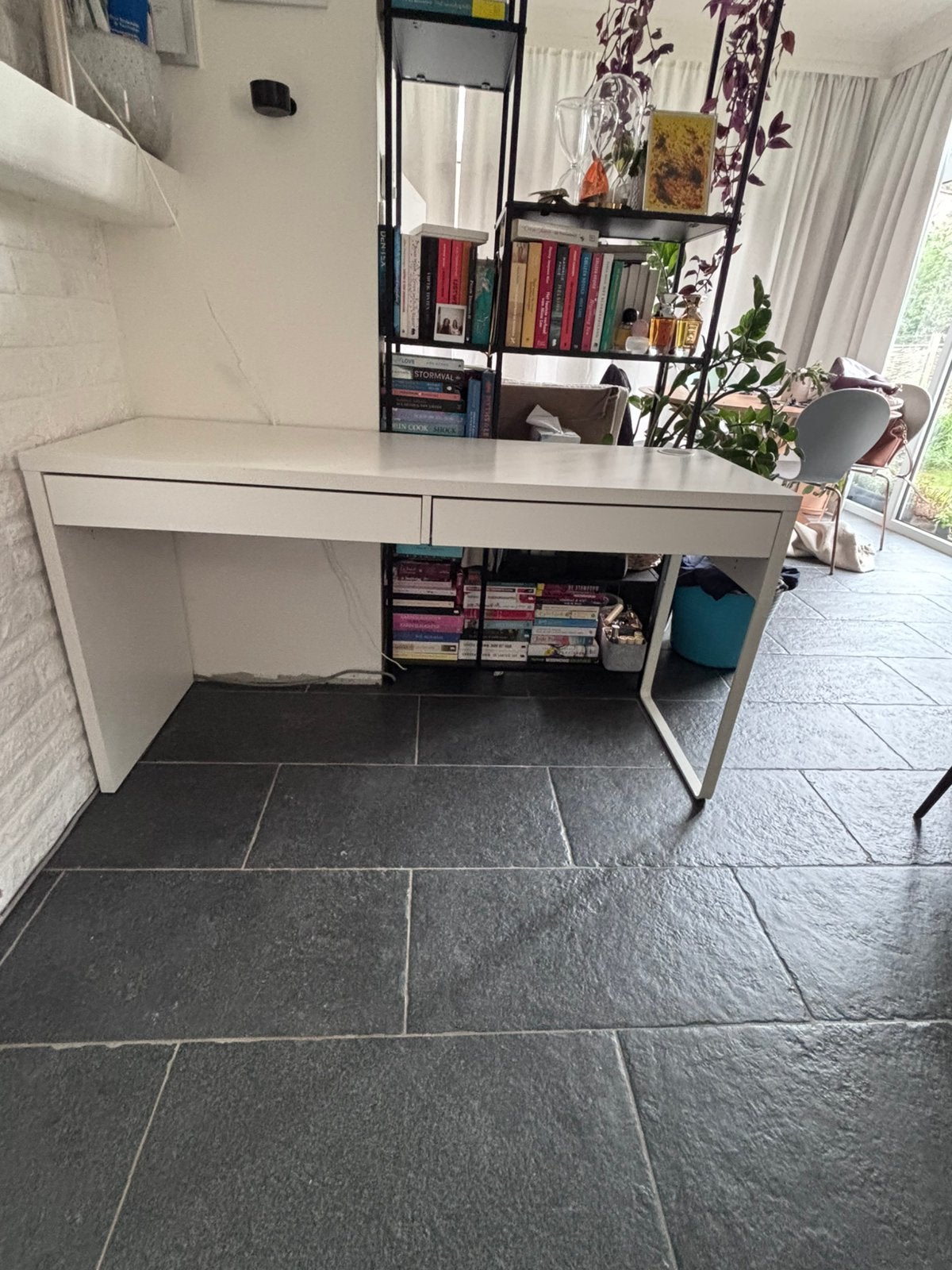 Minimalistisch bureau, Huis en Inrichting, Bureaus, Ophalen, Gebruikt, IKEA, Wit