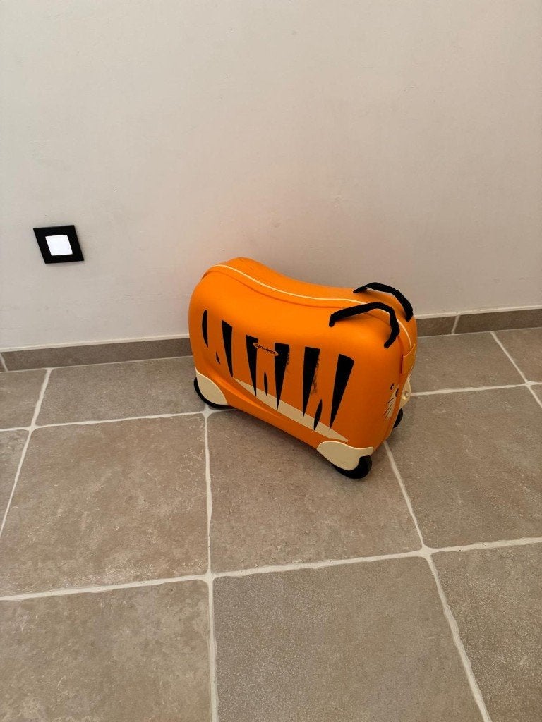 Samsonite tijger kinderkoffer – zeer goede staat, Handtassen en Accessoires, Koffers, Ophalen, Zo goed als nieuw, Hard kunststof
