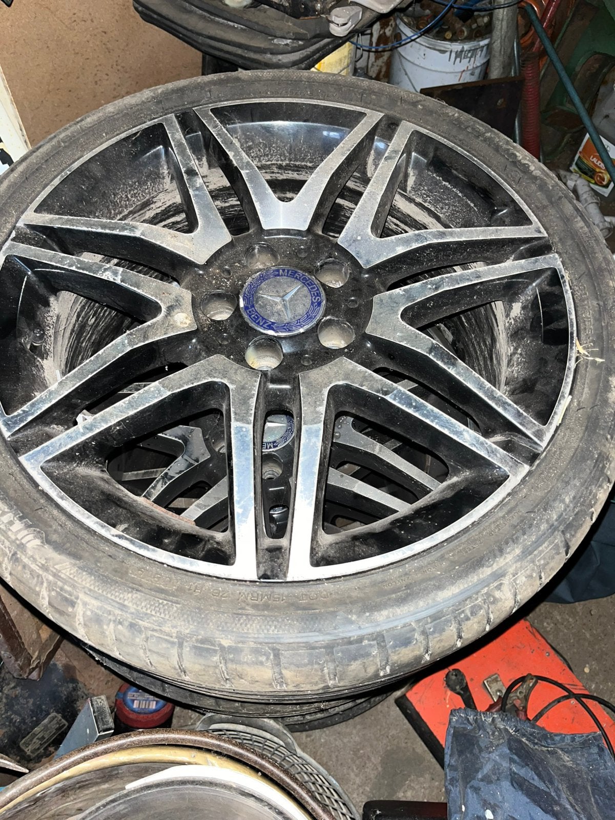 Mercedes banden 255/35R18 met velg, Ophalen, Band(en)