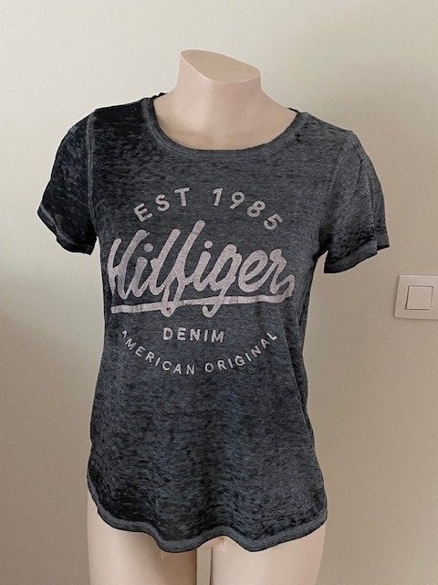 T-shirt Tommy Hilfiger au look vintage pour femmes (S), Manches courtes, Tommy hilfiger, Gris, Enlèvement ou Envoi