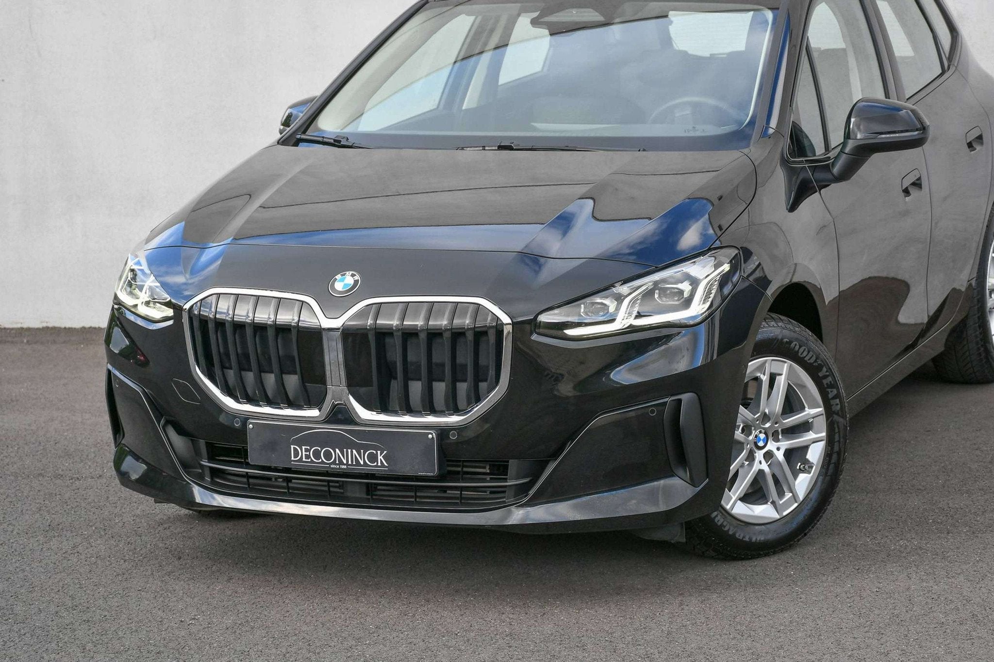 BMW 2 Serie 220 Active Tourer 220iA *CARPLAY*CAMERA*LED*ELEK, 1998 cc, Gebruikt, 4 cilinders, Zwart