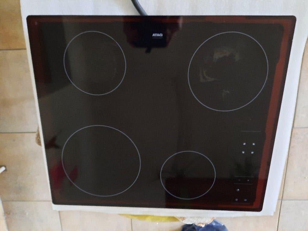 ATAG keramische kookplaat aan (Model: HL6271T), 4 zones de cuisson, Enlèvement, Utilisé, Encastré
