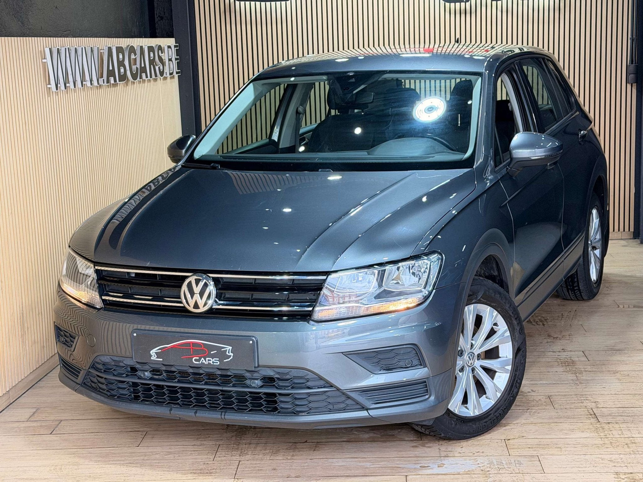 Volkswagen Tiguan 1.4 TSI Sport * GARANTIE 12 MOIS *, Autos, Volkswagen, Argent ou Gris, Achat, Entreprise, Boîte manuelle