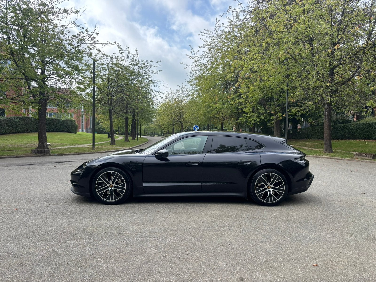 Porsche Taycan Sport Turismo - *SOH 95%/Bose/Pano/1st Owner*, Cuir, Achat, Entretenue par le concessionnaire, 2155 kg