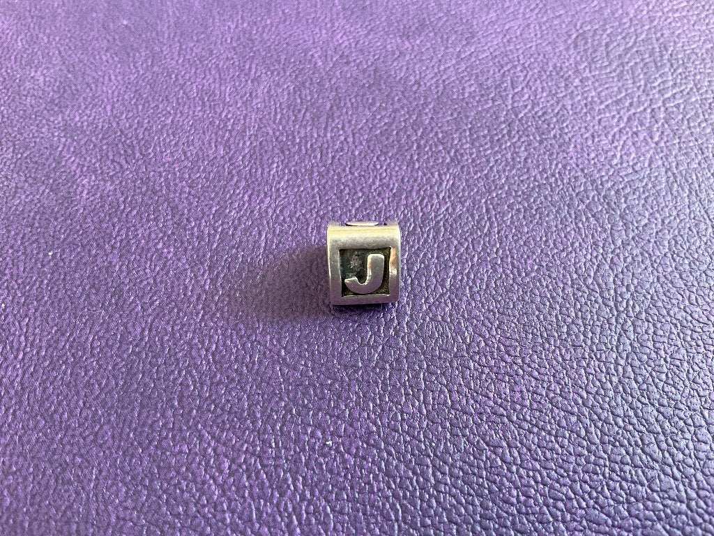 pandora charm breloque lettre J, Enlèvement ou Envoi, Utilisé, Argent, Argent
