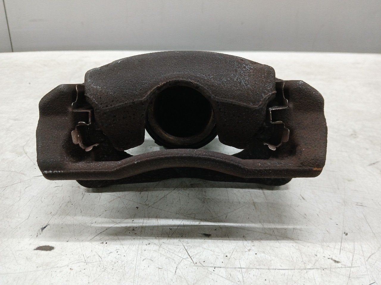 Remklauw rechts voor Suzuki Swift, Onderdelen@venauto.nl, Van der Ven Autorecycling B.V., Gebruikt, Ettenseweg 76, 4706 PB Roosendaal, The Netherlands