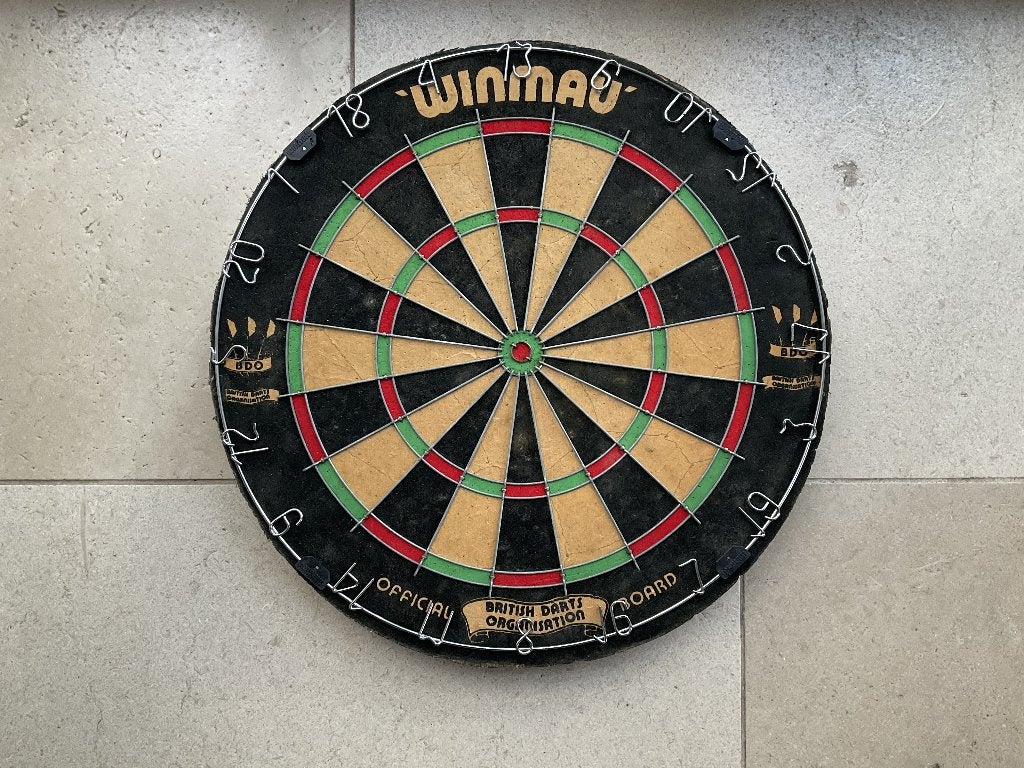 Winmau Bristle Dartboard - Official BDO Board, Enlèvement ou Envoi